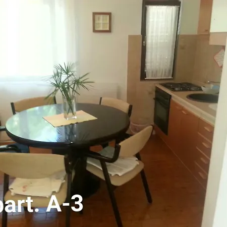 A1 Marina, Okrug Gornji * Trogir
