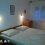 A1 Marina, Okrug Gornji Трогир